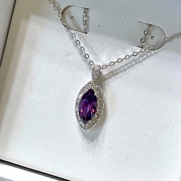 Bomb Party Crystal Pendant and Chain NIB Purple Clear - Picture 4 of 8